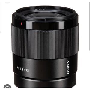 Sony SEL 35mm F/1.8 OSS Lens